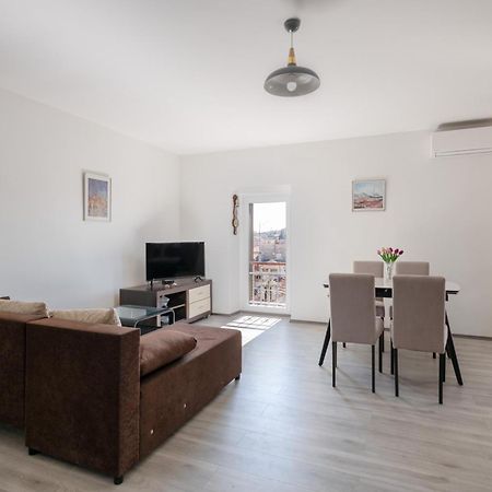 Apartment Gioia Rovigno Esterno foto
